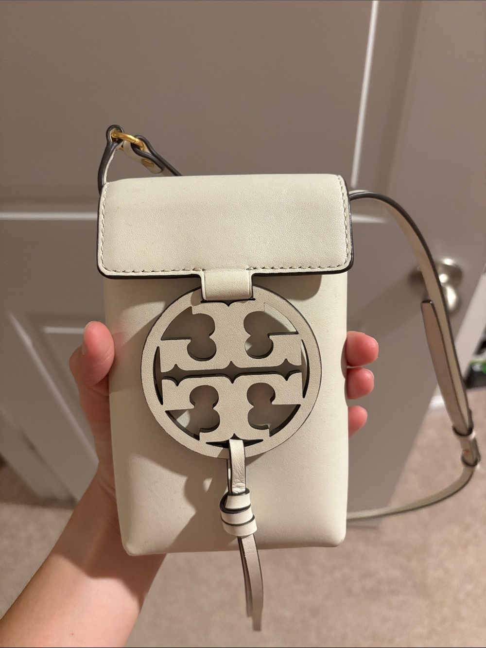 Tory Burch Ivory Leather Crossbody Phone Pouch with Logo Medallion
